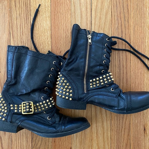 Black Leather Lace Up Boots w/gold spikes - Picture 5 of 5